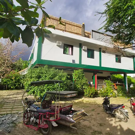 Casa Luntian Lodge And Cafe Puerto Galera Exterior photo