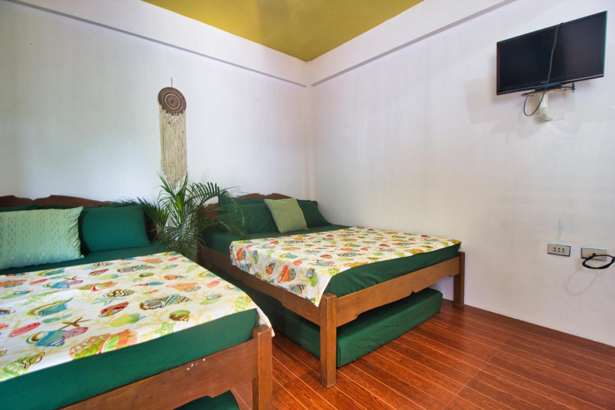 Lodge Casa Luntian And Cafe
